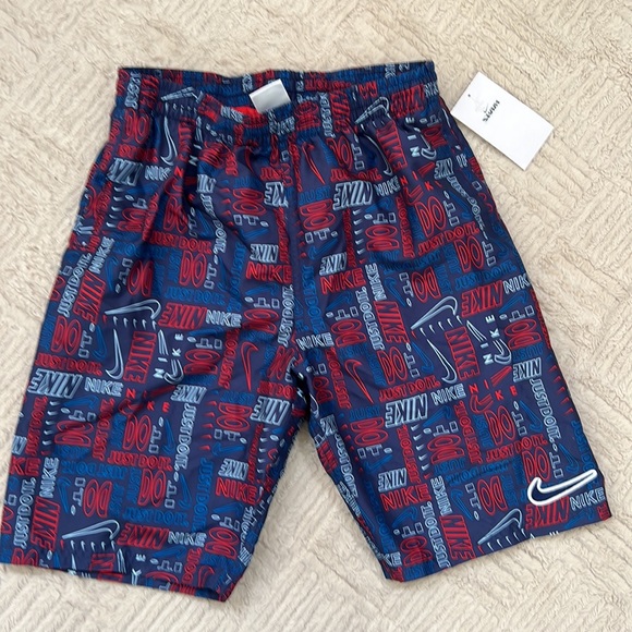 Nike Boys' Logo Mash-Up Breaker 8” Volley Shorts, red white & blue, Size XL NWT - Picture 11 of 16
